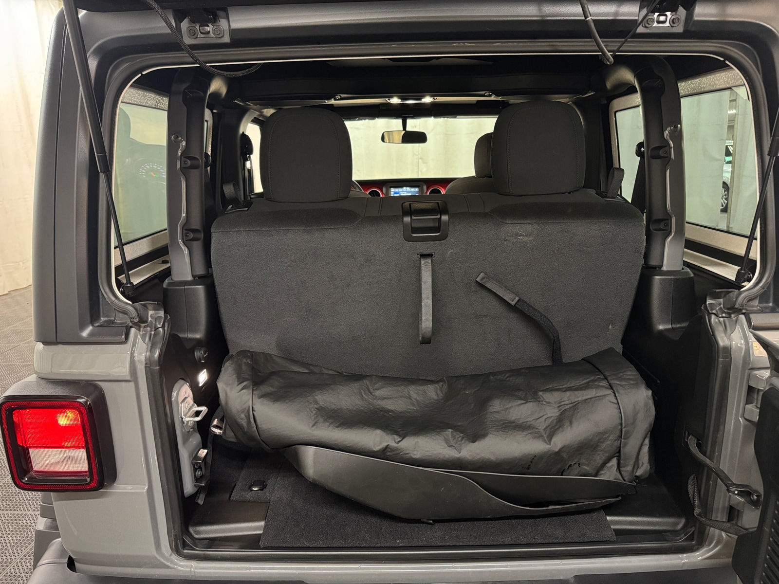 Thumbnail: 2021 Jeep Wrangler - 7