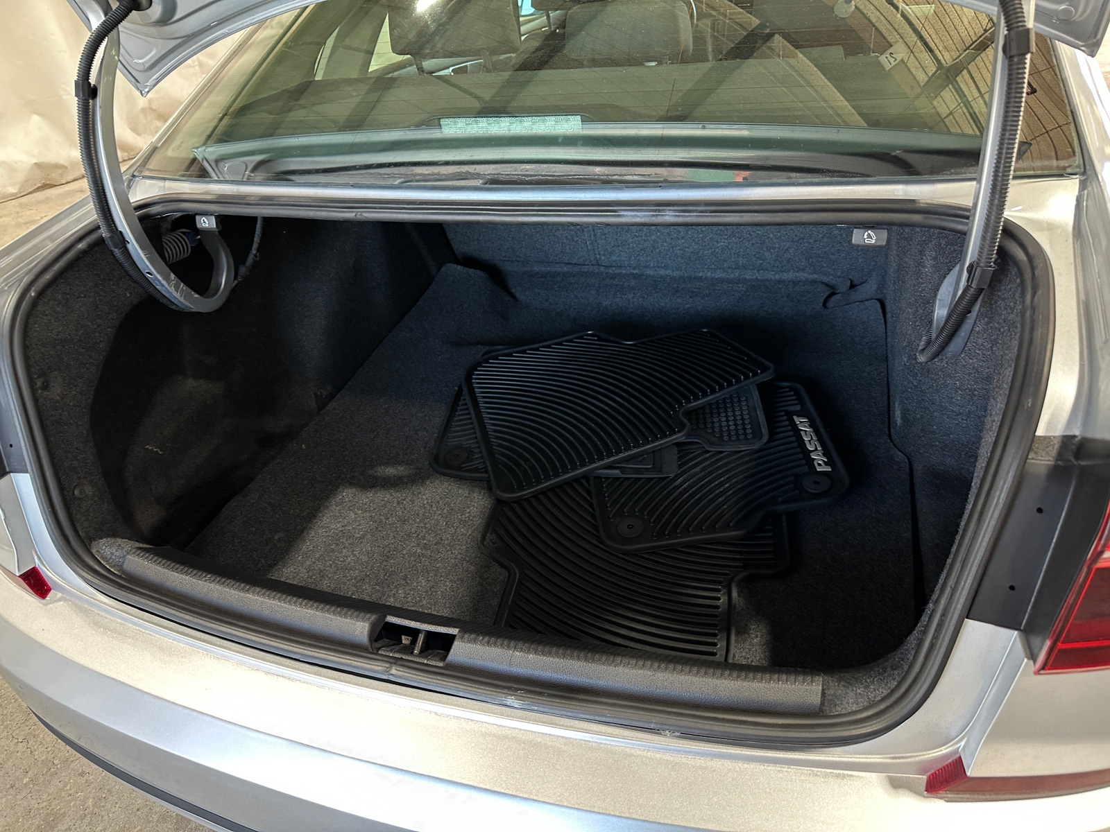 Thumbnail: 2019 Volkswagen Passat - 6