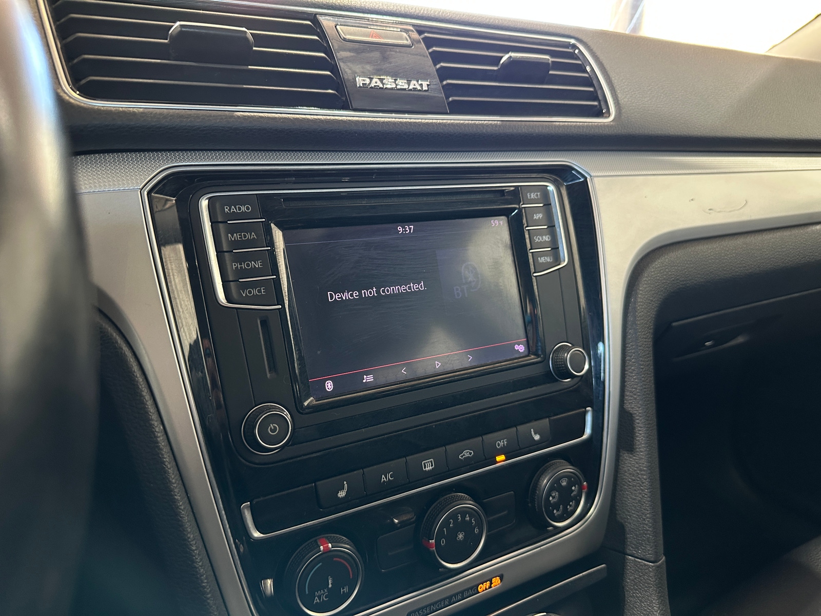 Thumbnail: 2019 Volkswagen Passat - 3