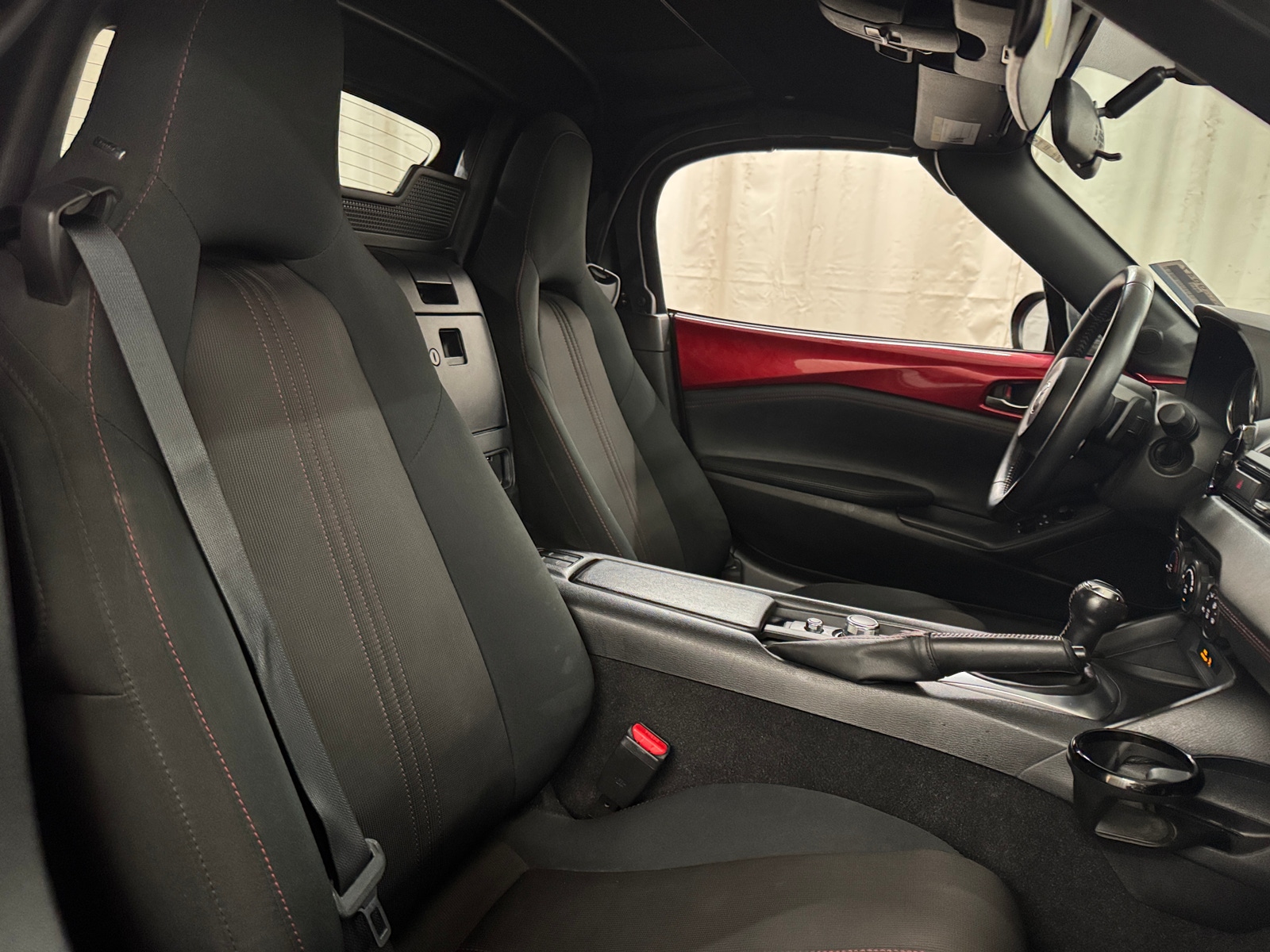 Thumbnail: 2016 Mazda MX-5 Miata - 2