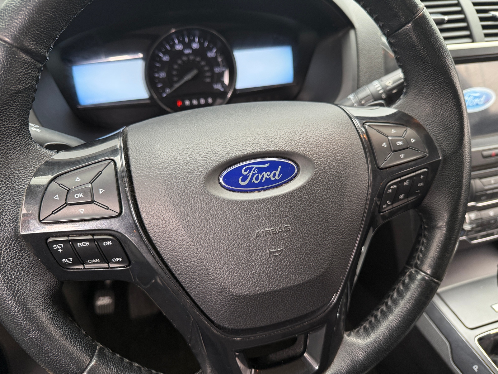 Thumbnail: 2017 Ford Explorer - 5