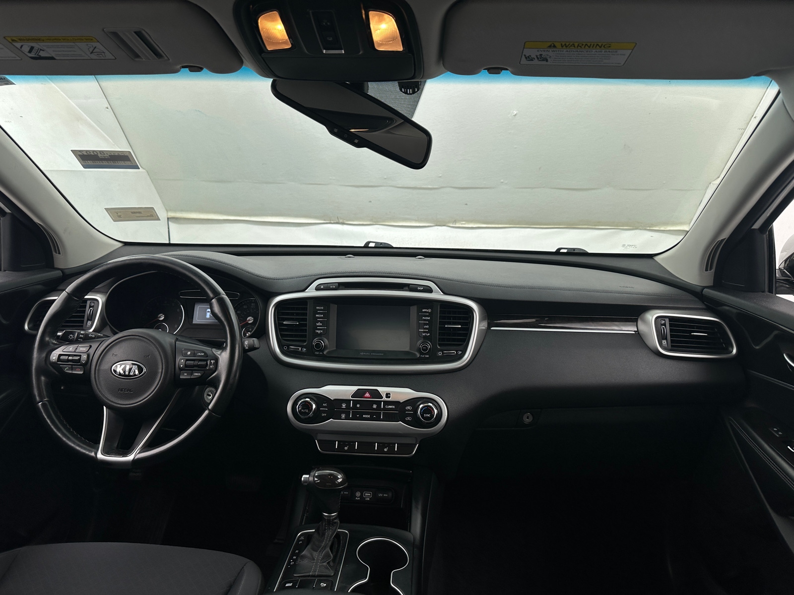 Thumbnail: 2017 Kia Sorento - 3