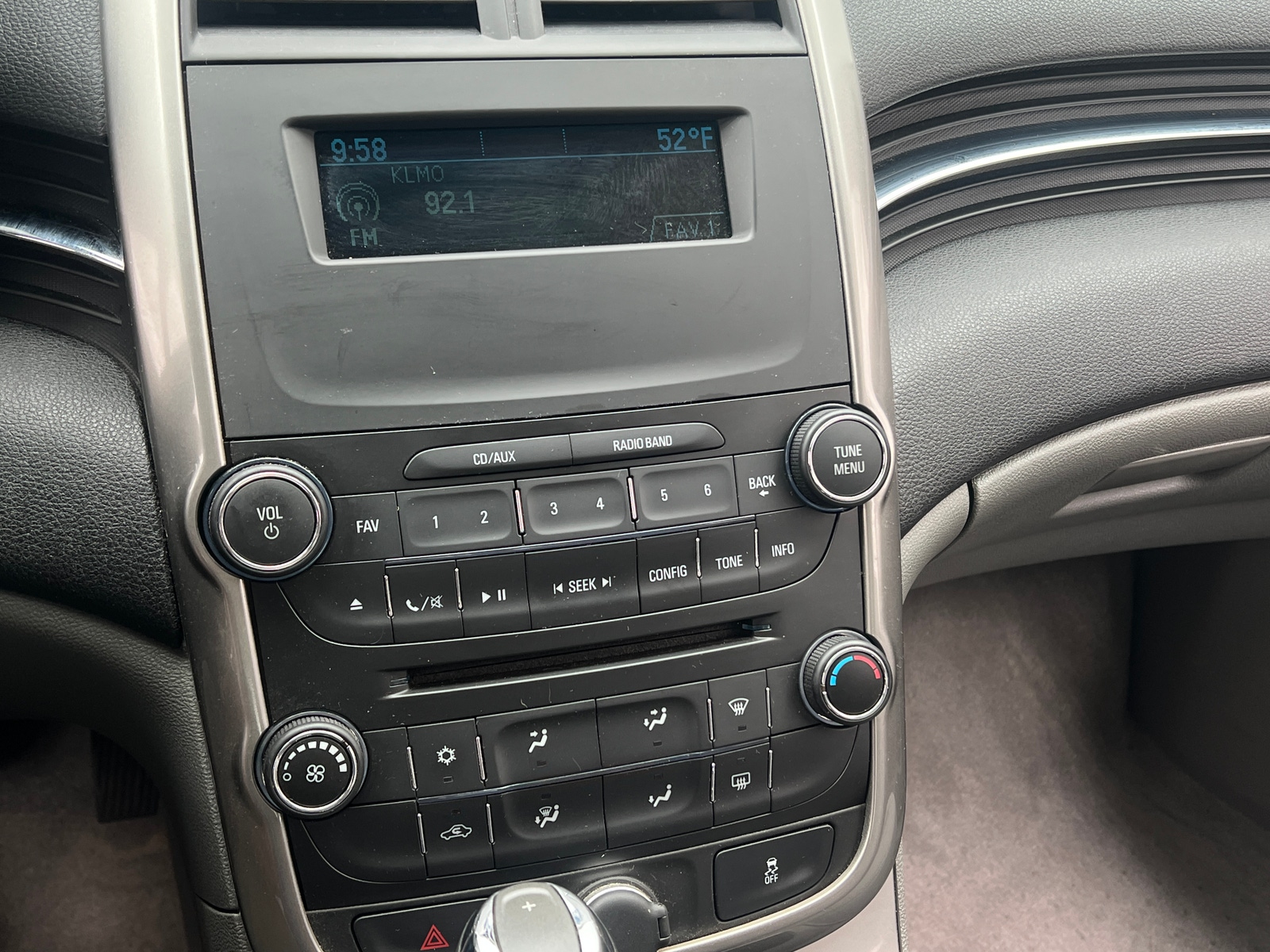 Thumbnail: 2015 Chevrolet Malibu - 4