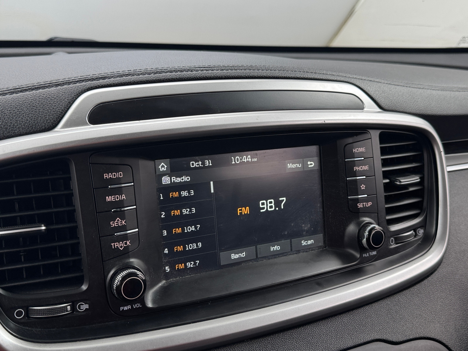 Thumbnail: 2020 Kia Sorento - 4