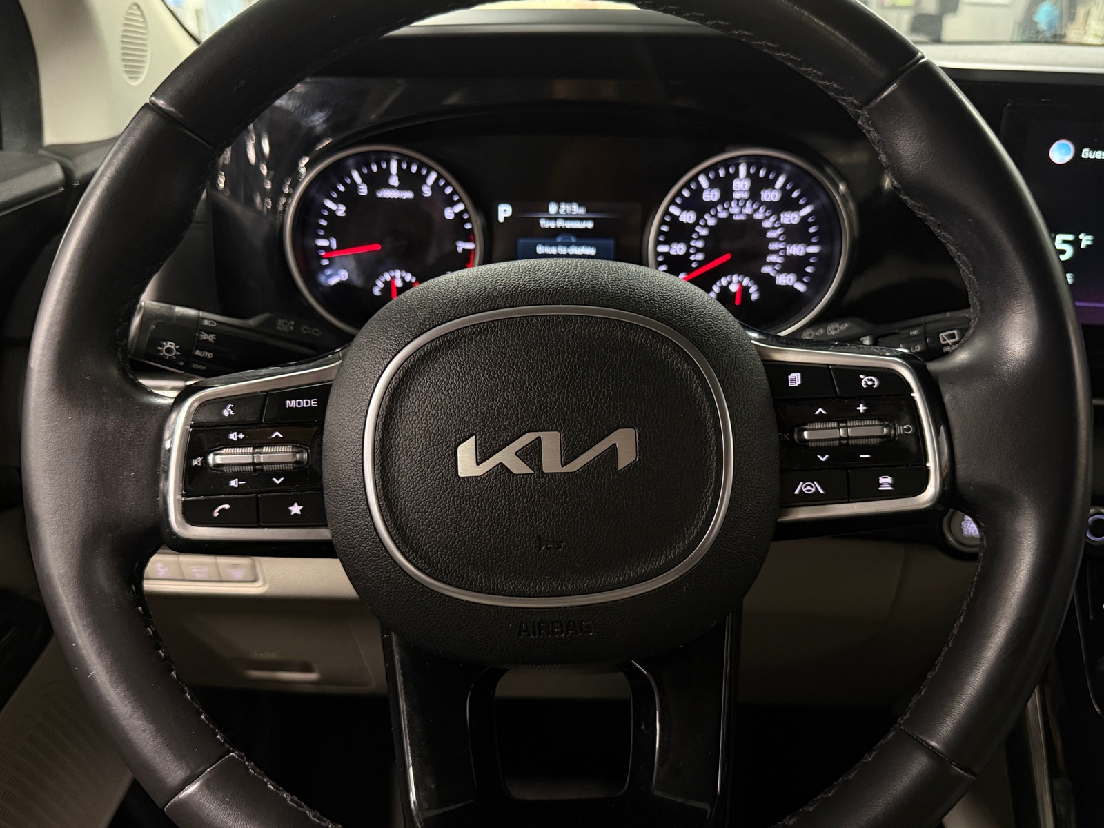 Thumbnail: 2022 Kia Carnival - 4