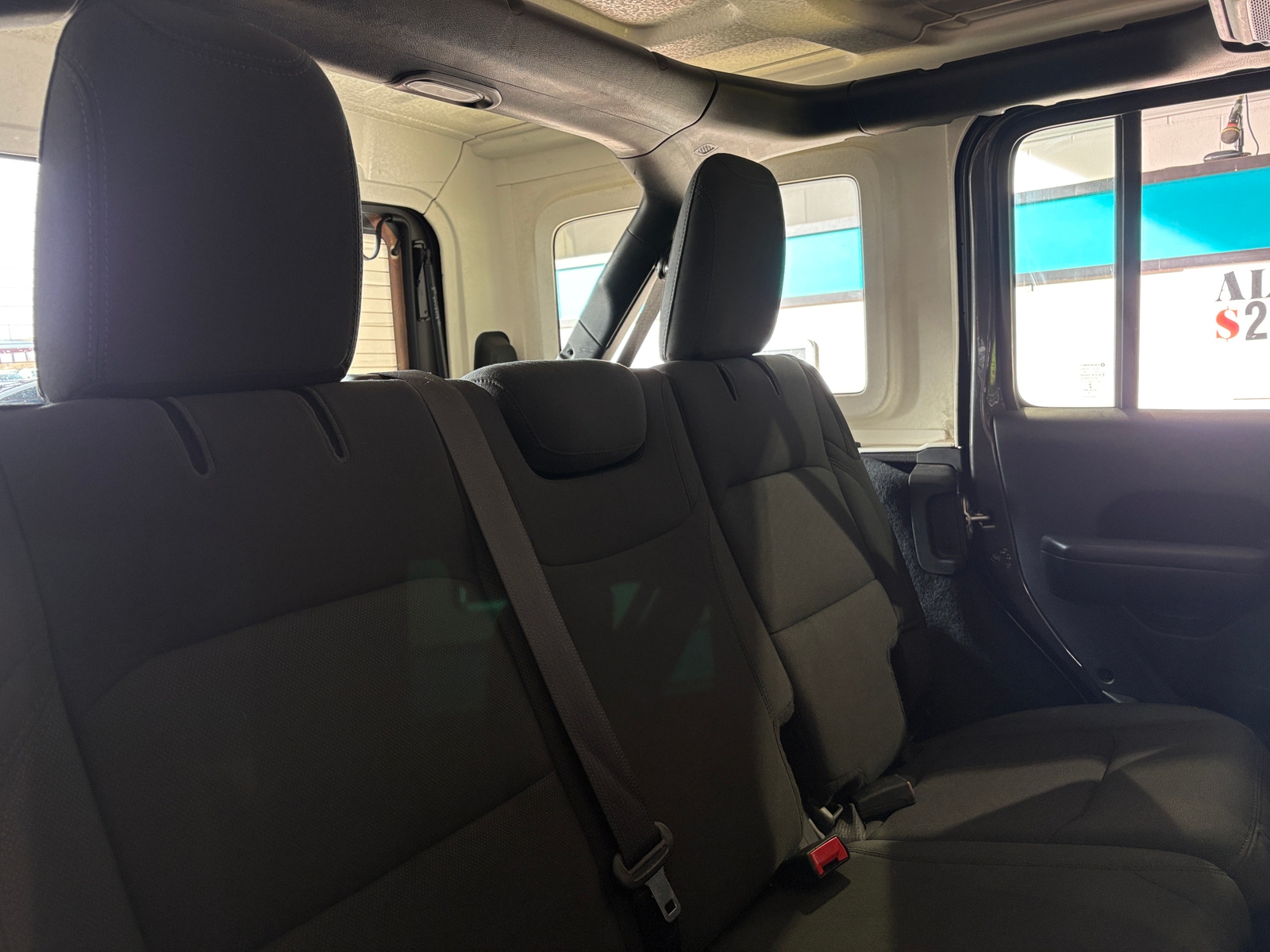 Thumbnail: 2019 Jeep Wrangler - 6