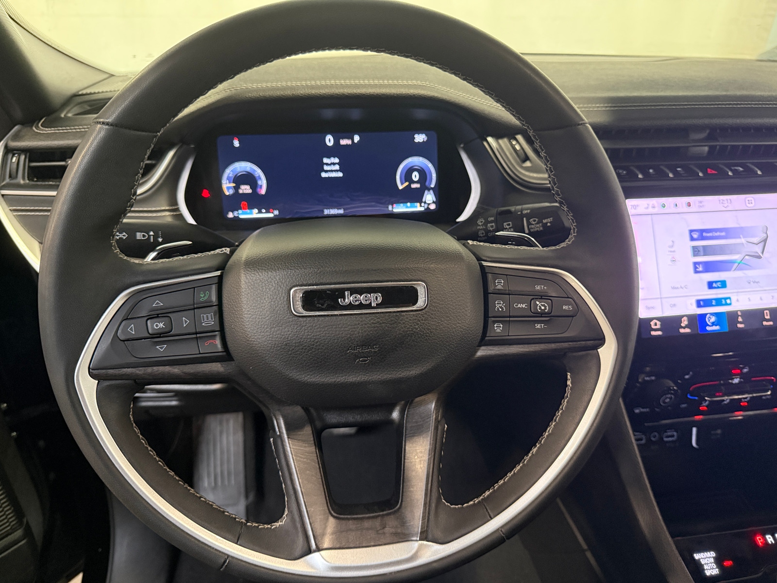 Thumbnail: 2024 Jeep Grand Cherokee - 4