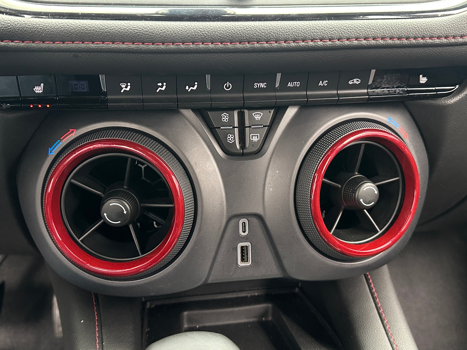 Thumbnail: 2025 Chevrolet Blazer - 3