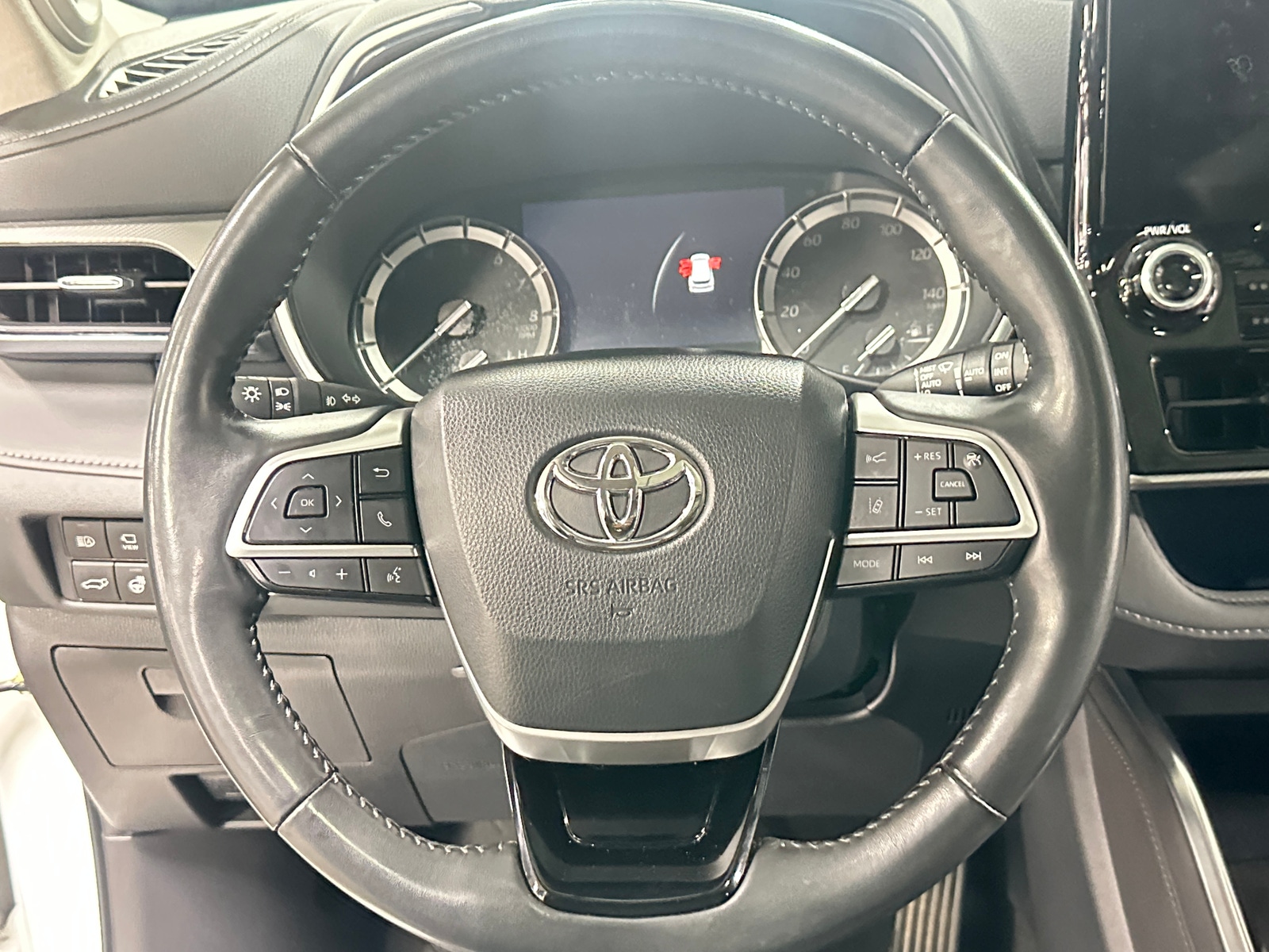 Thumbnail: 2022 Toyota Highlander - 4