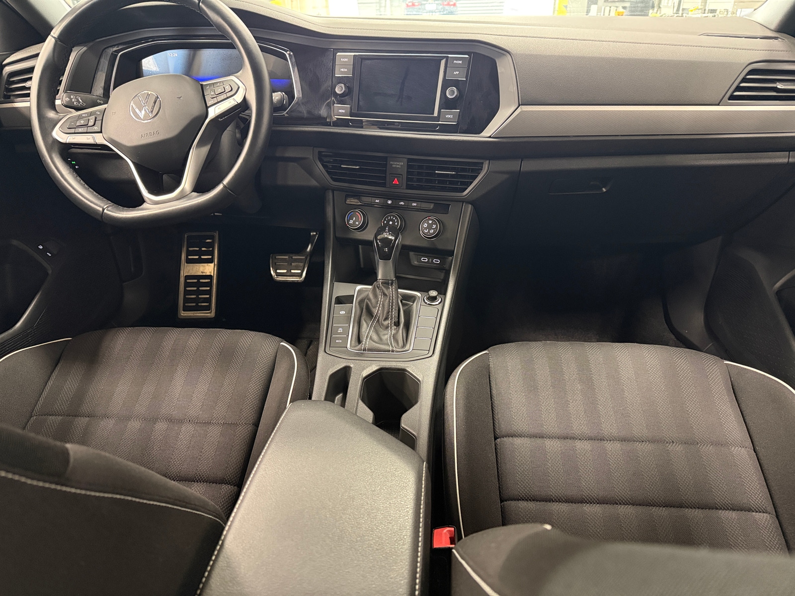 Thumbnail: 2023 Volkswagen Jetta - 3