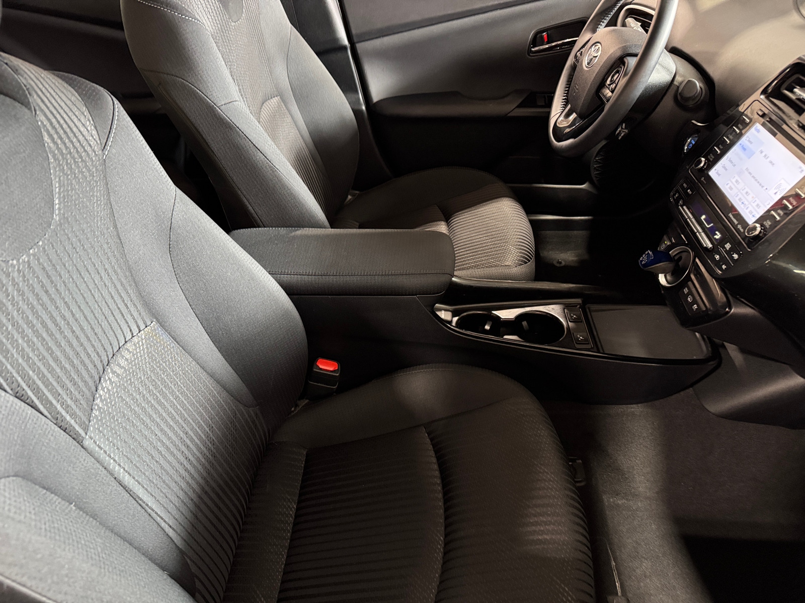 Thumbnail: 2022 Toyota Prius Prime - 2