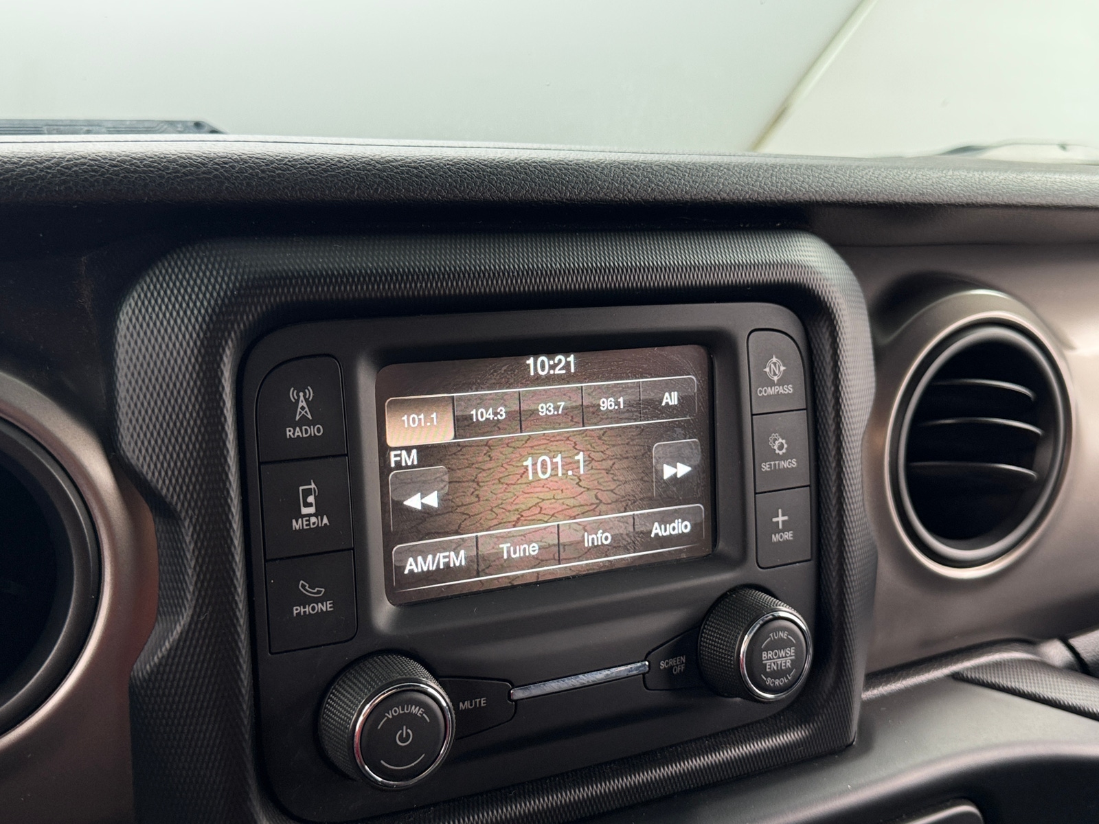 Thumbnail: 2020 Jeep Wrangler - 4