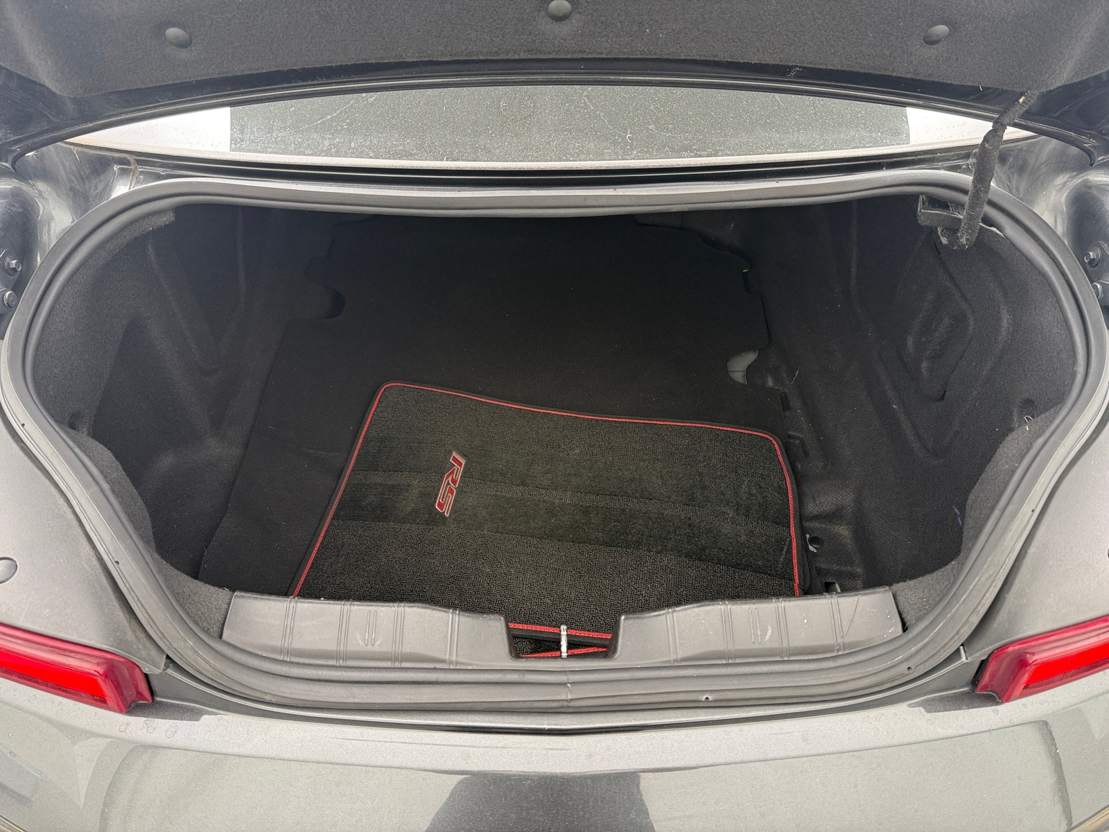 Thumbnail: 2018 Chevrolet Camaro - 5