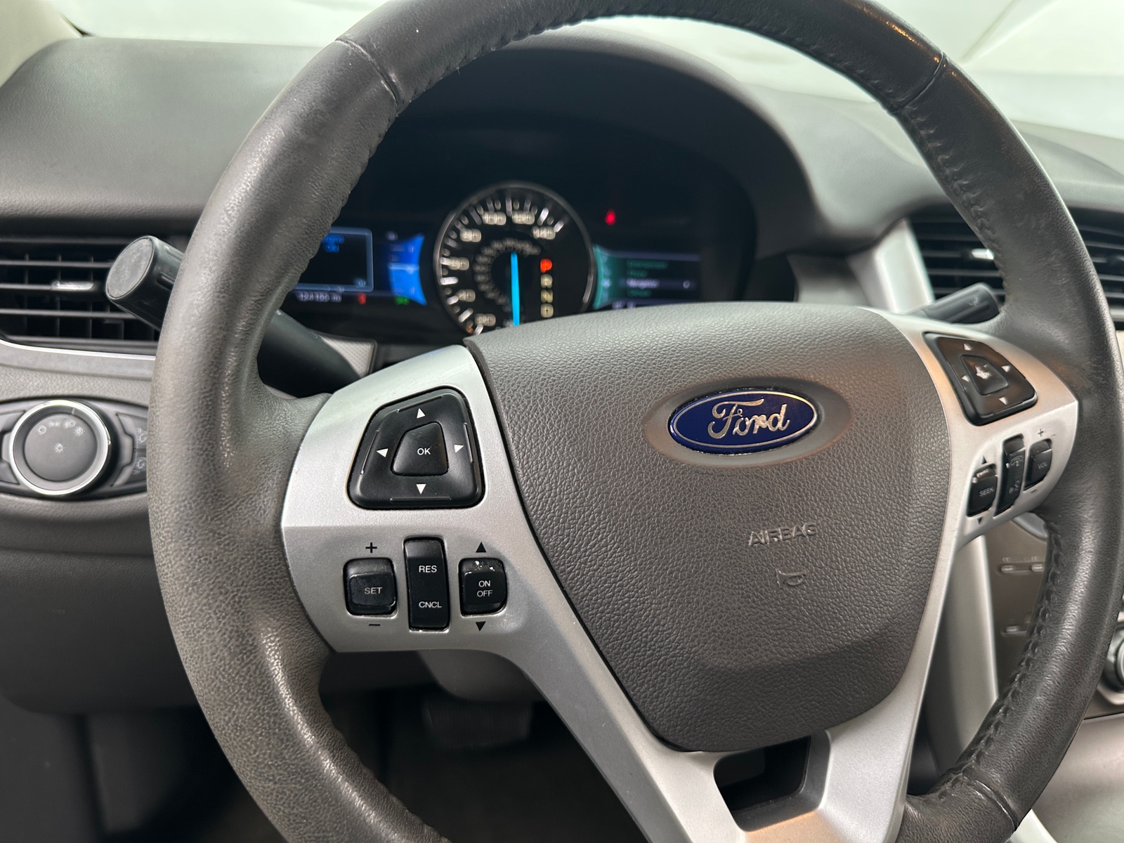 Thumbnail: 2013 Ford Edge - 4