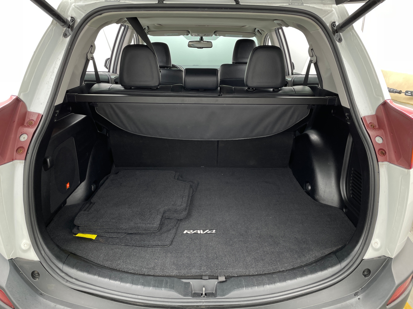 Thumbnail: 2015 Toyota RAV4 - 6