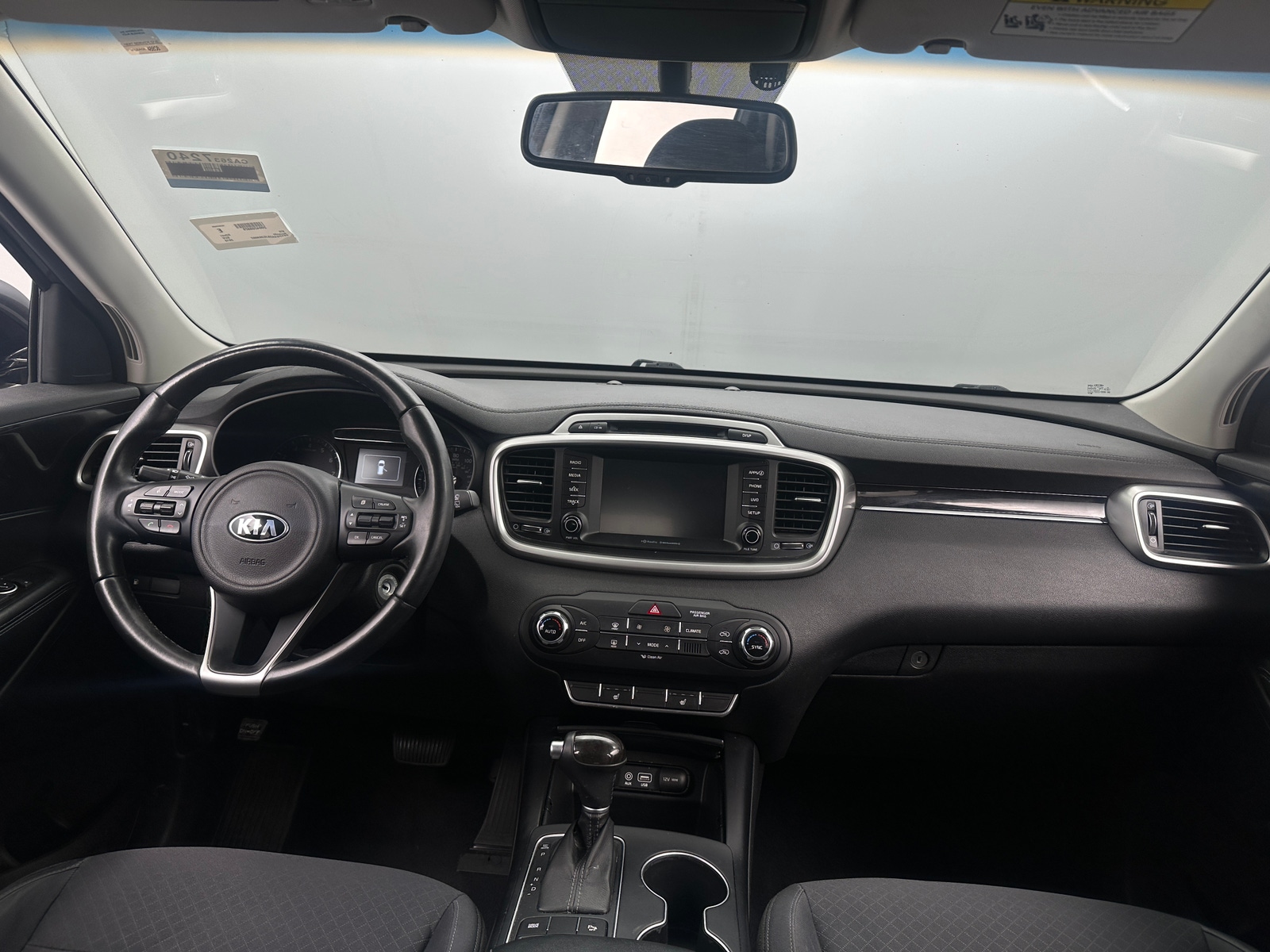 Thumbnail: 2018 Kia Sorento - 3