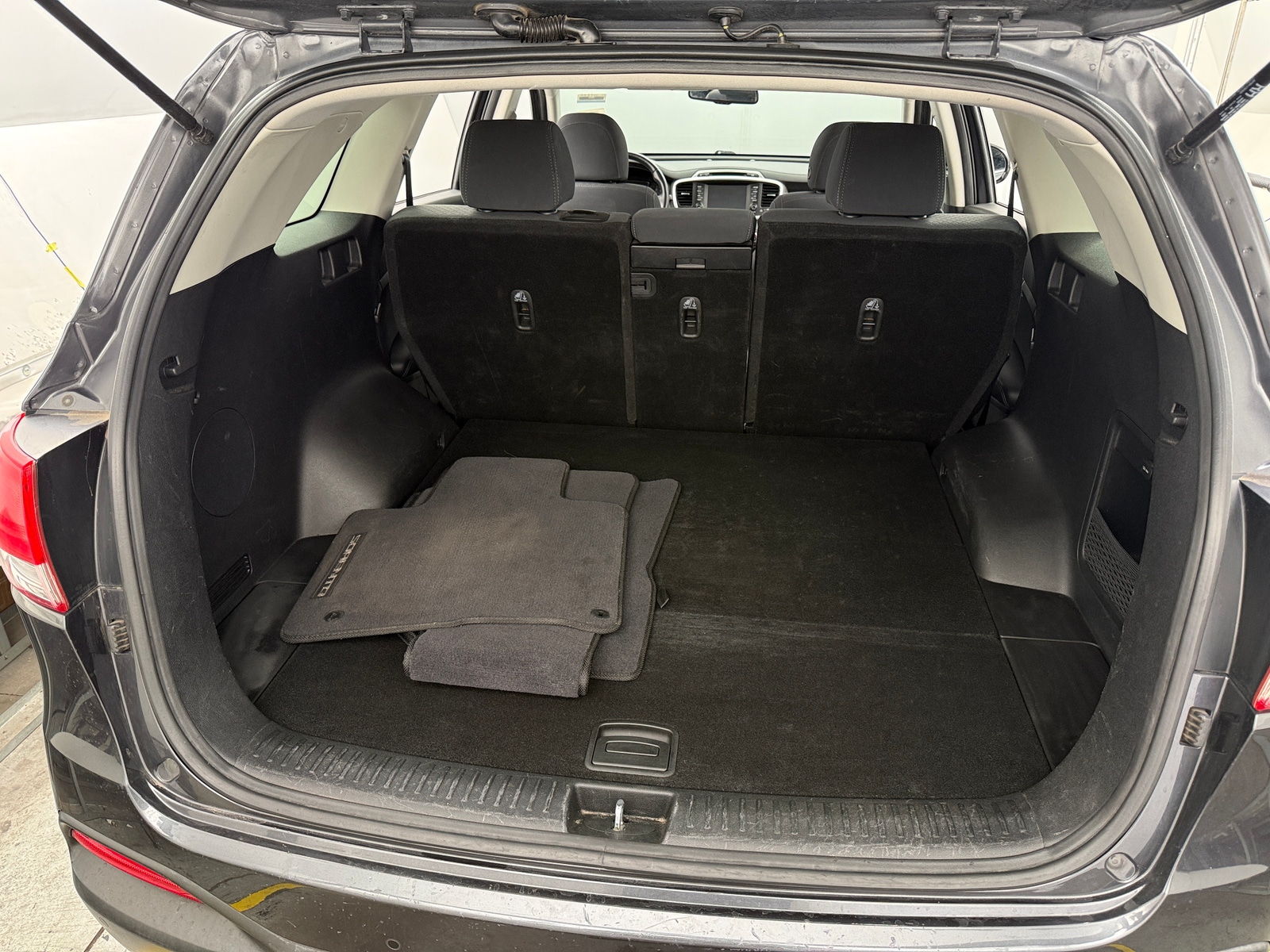 Thumbnail: 2018 Kia Sorento - 7