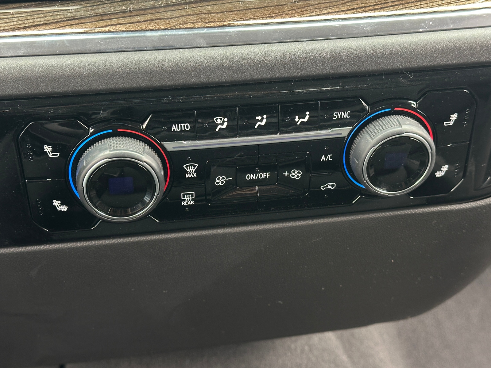 Thumbnail: 2024 Chevrolet Silverado 1500 - 4