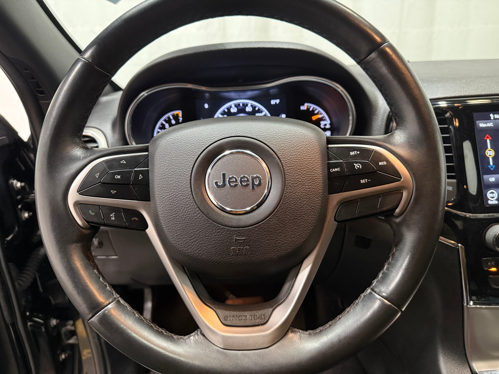 Thumbnail: 2019 Jeep Grand Cherokee - 4