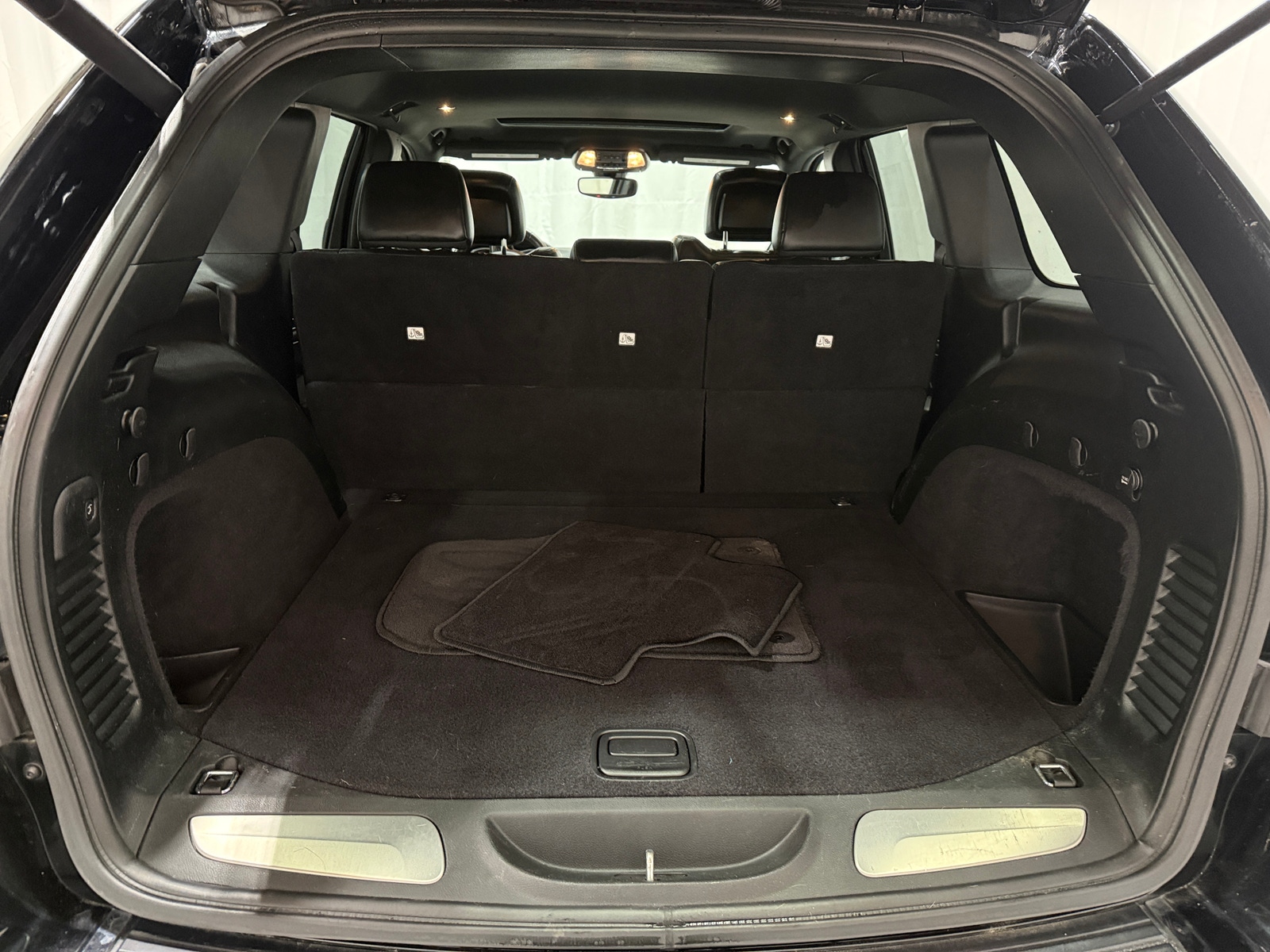 Thumbnail: 2019 Jeep Grand Cherokee - 6