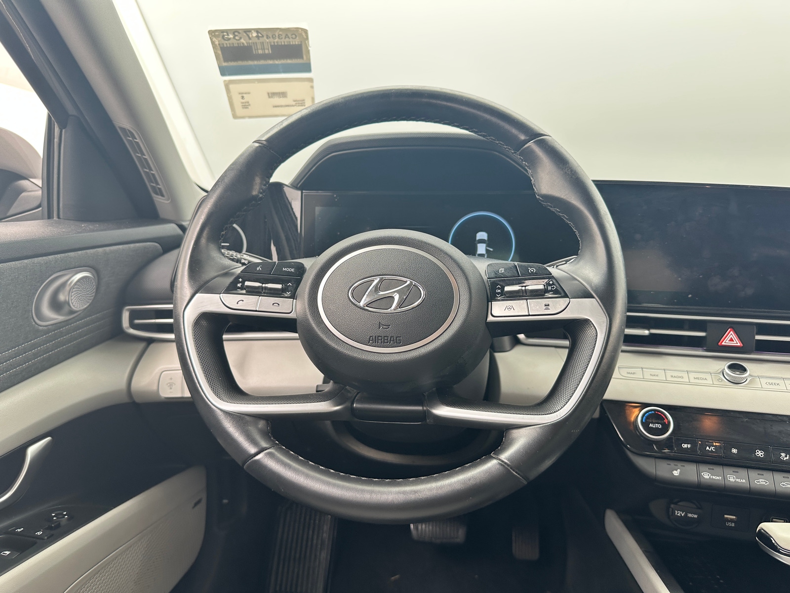 Thumbnail: 2022 Hyundai Elantra - 4