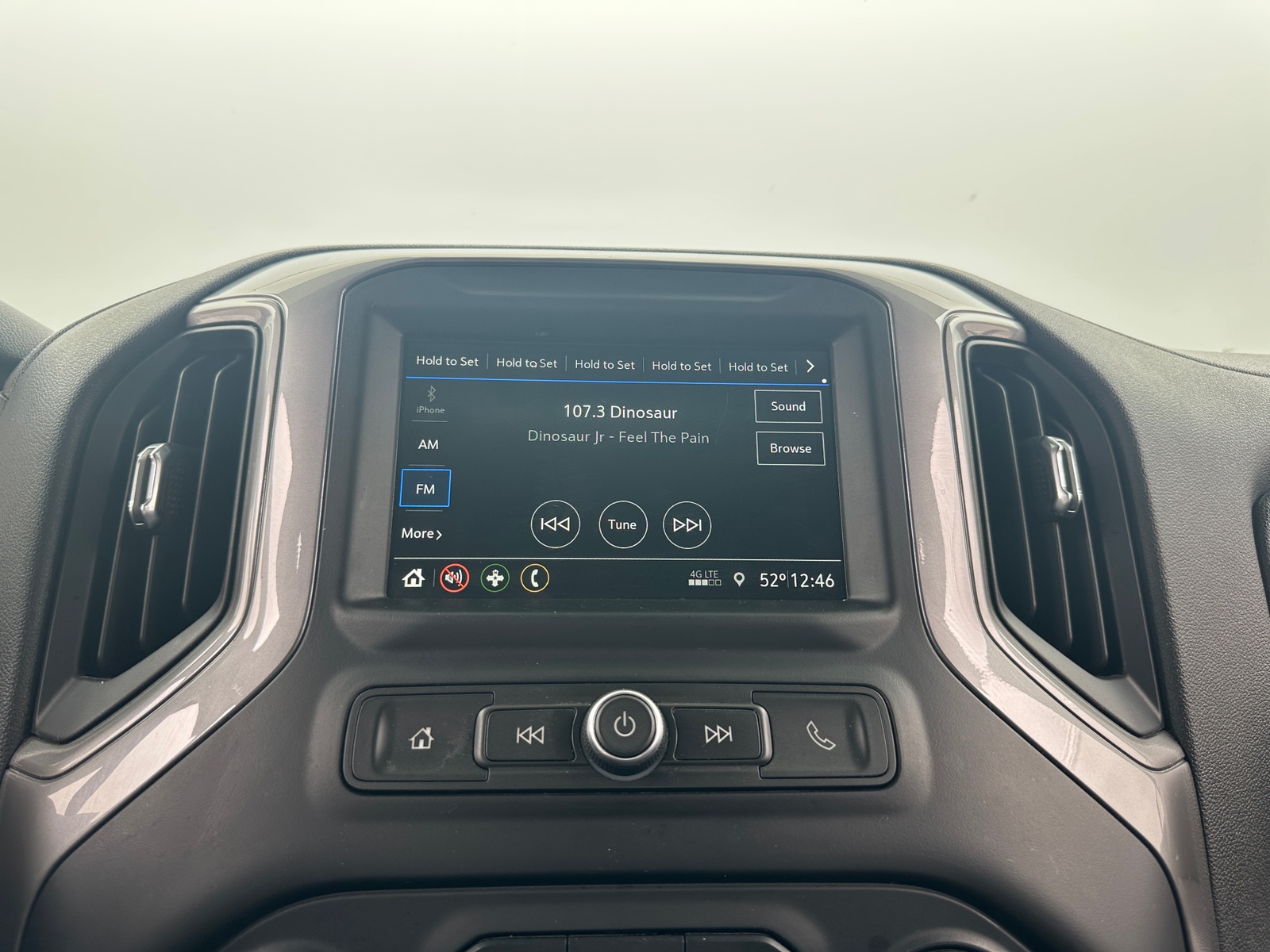 Thumbnail: 2019 Chevrolet Silverado 1500 - 3