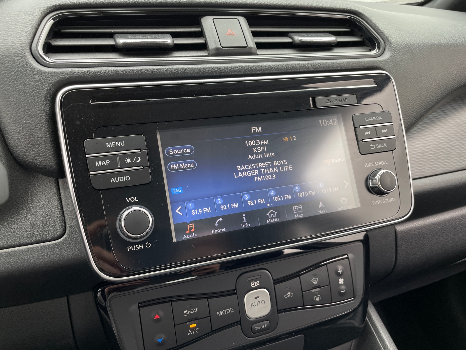 Thumbnail: 2019 Nissan Leaf - 3