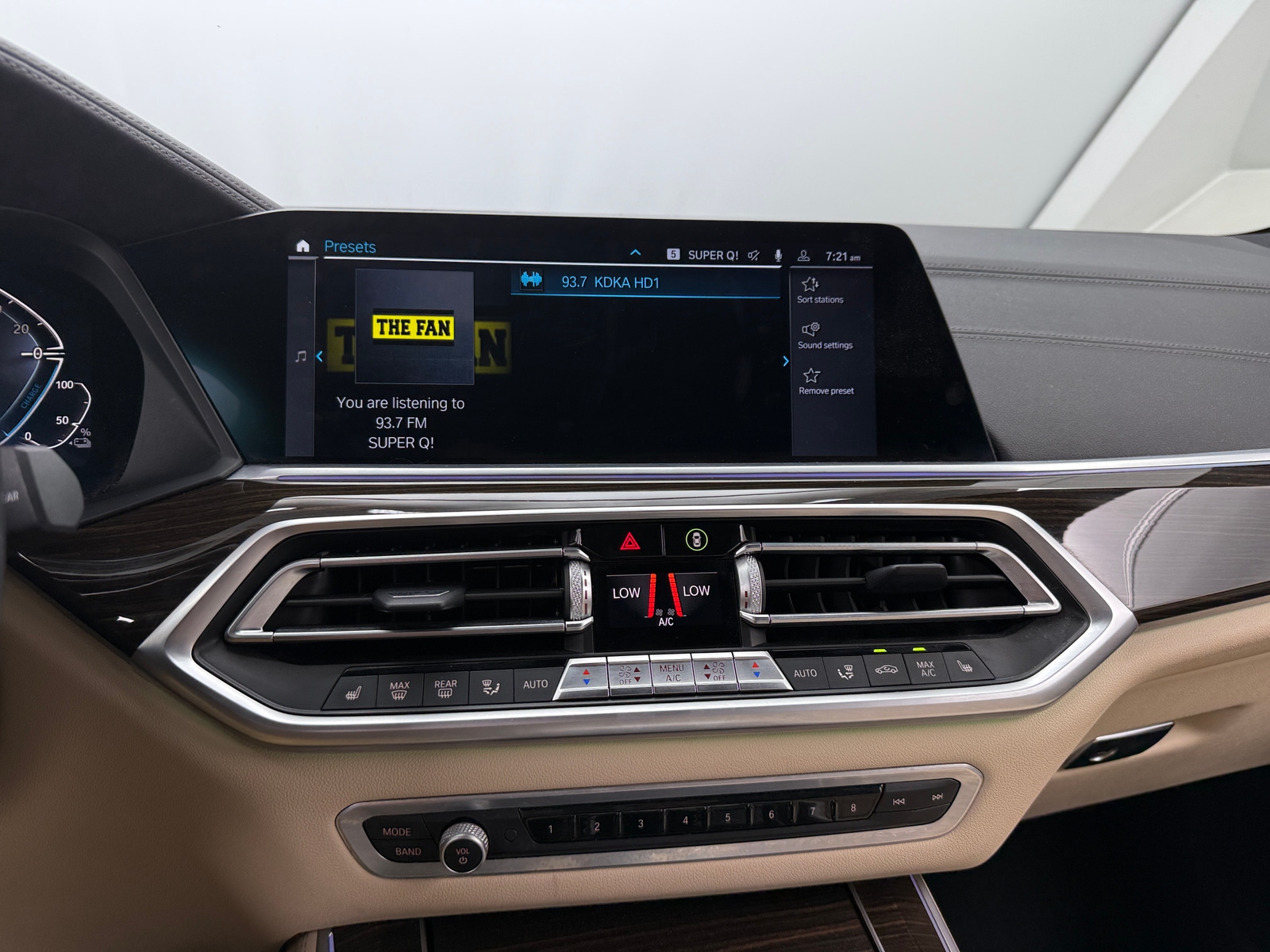 Thumbnail: 2021 BMW X5 - 3