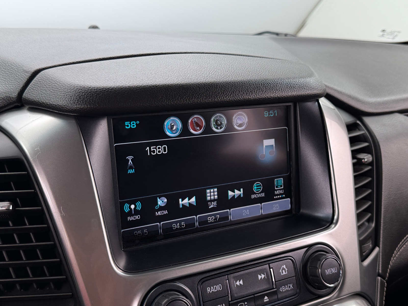 Thumbnail: 2018 Chevrolet Tahoe - 3