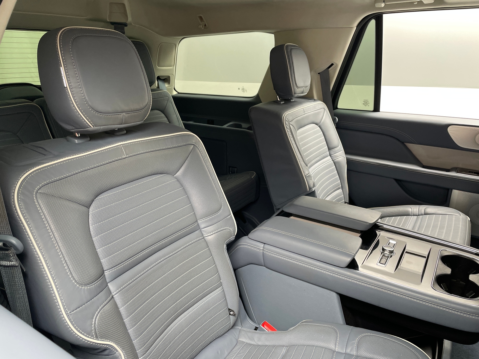 Thumbnail: 2021 Lincoln Navigator - 5