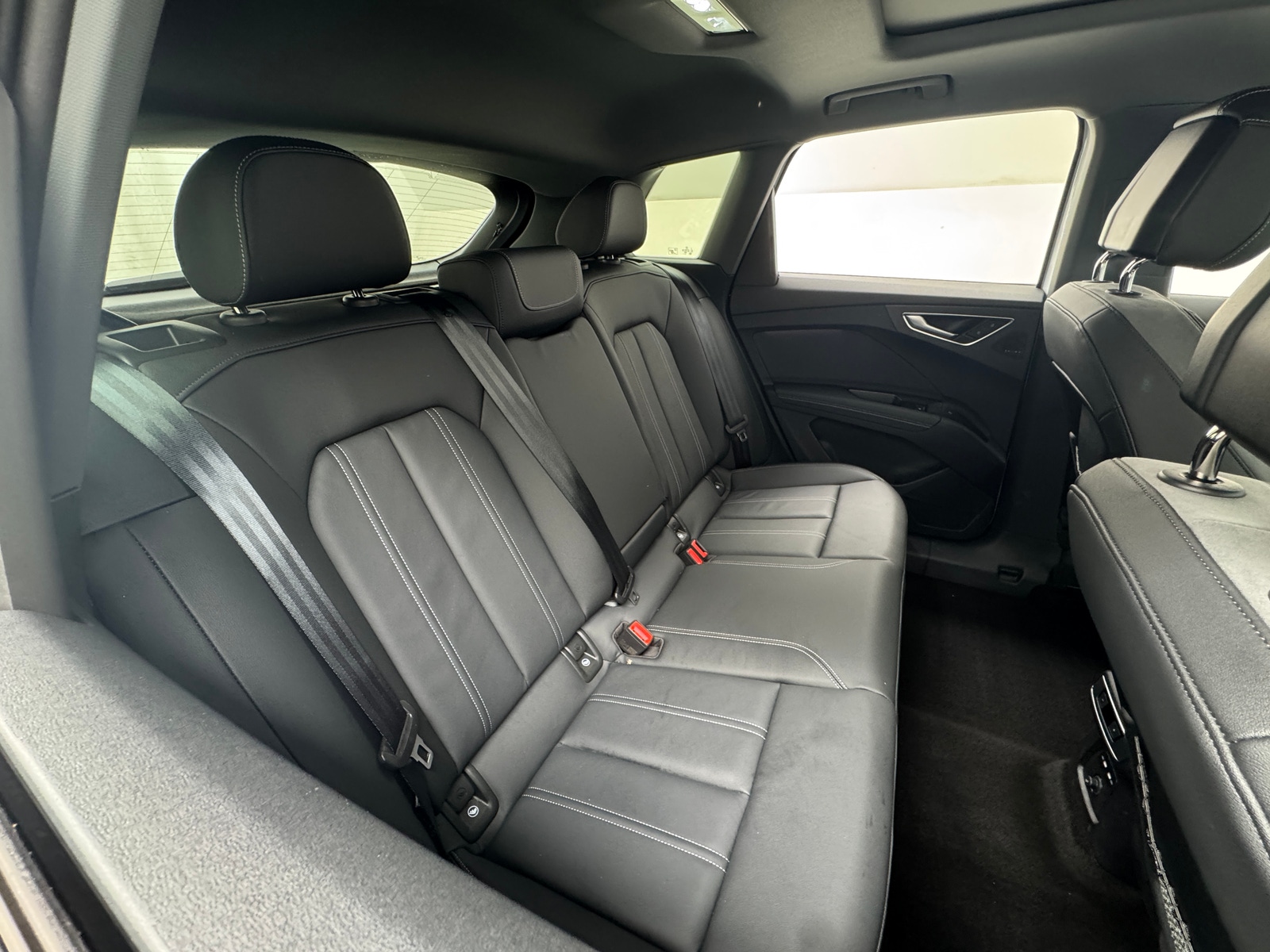 Thumbnail: 2025 Audi Q4 e-tron - 5