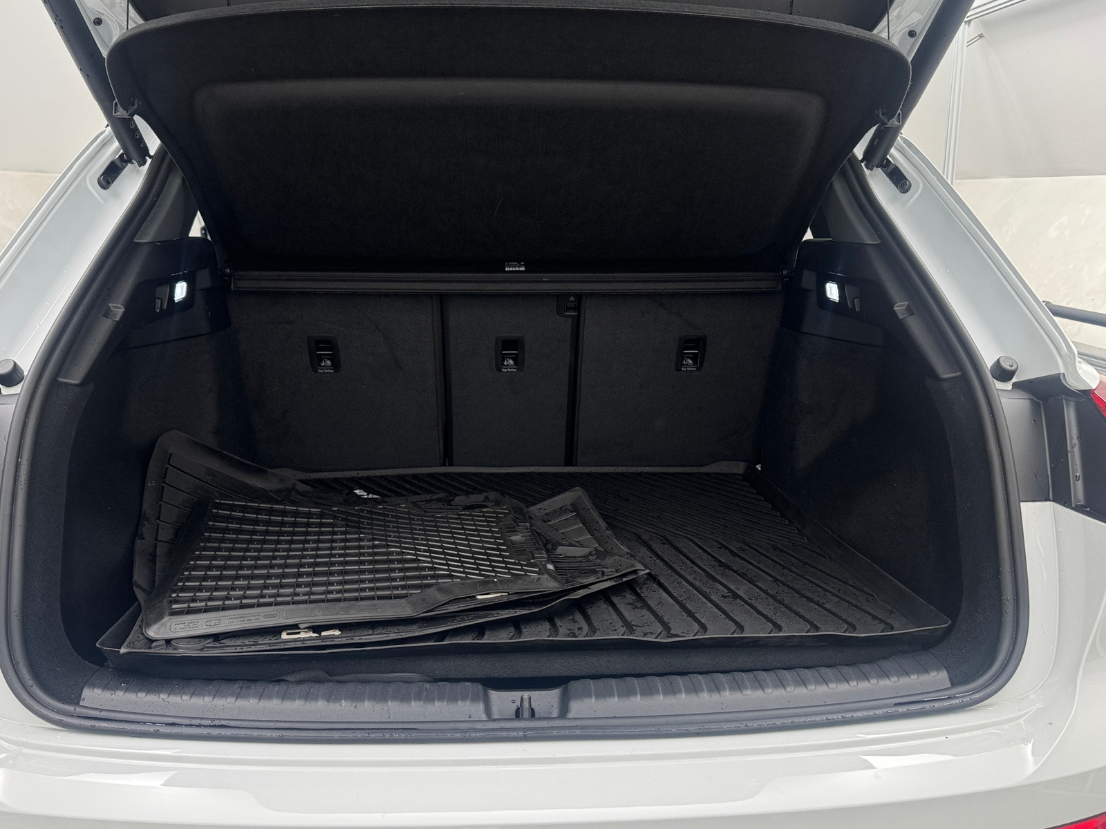 Thumbnail: 2025 Audi Q4 e-tron - 6