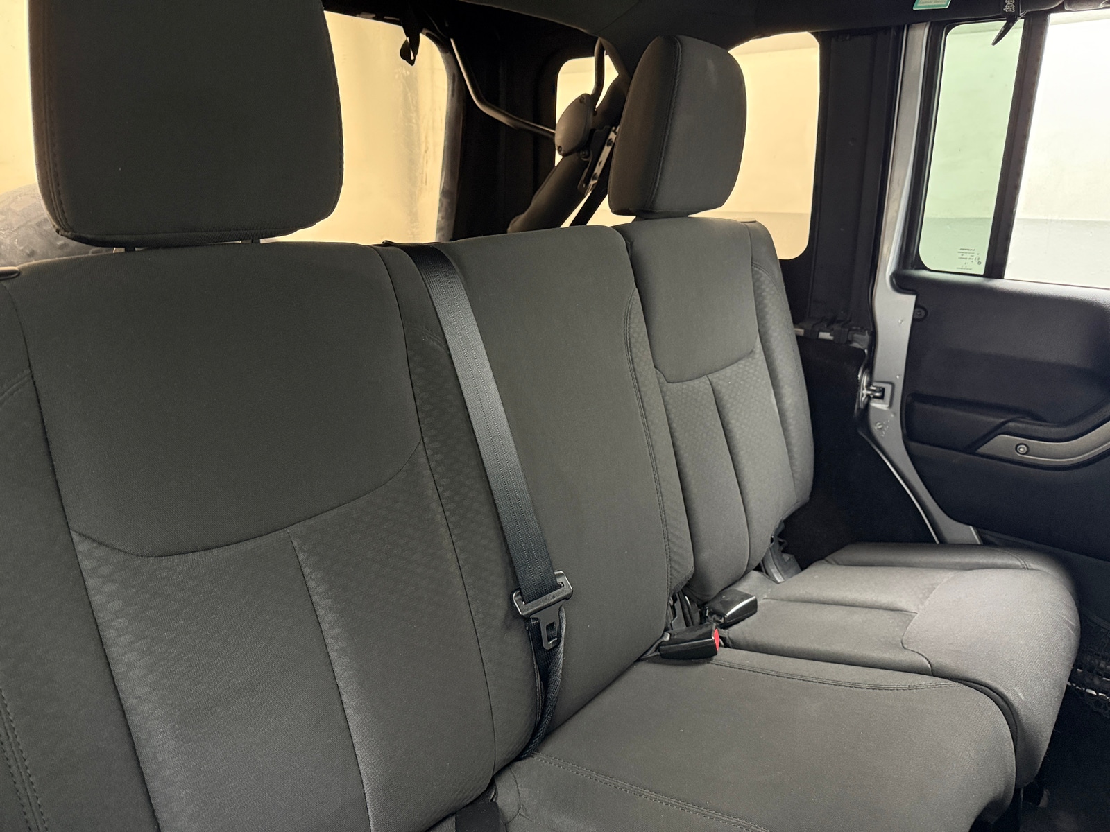 Thumbnail: 2015 Jeep Wrangler - 6