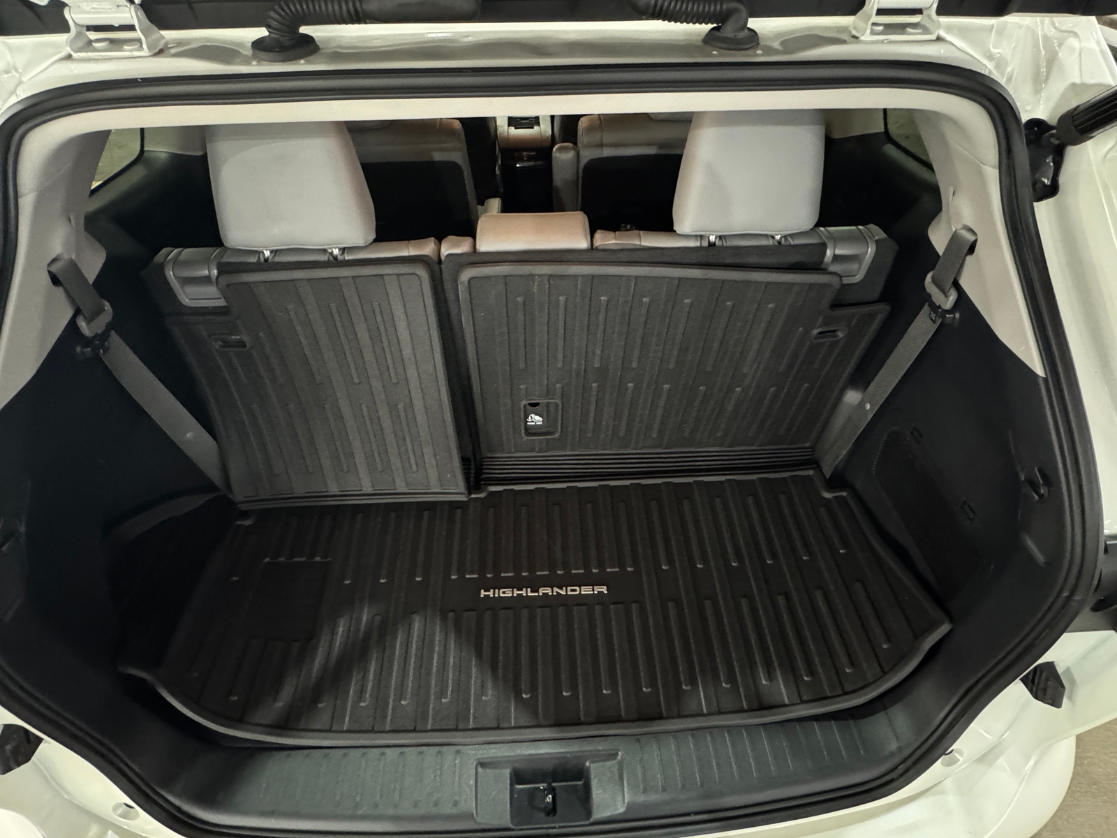 Thumbnail: 2020 Toyota Highlander - 6