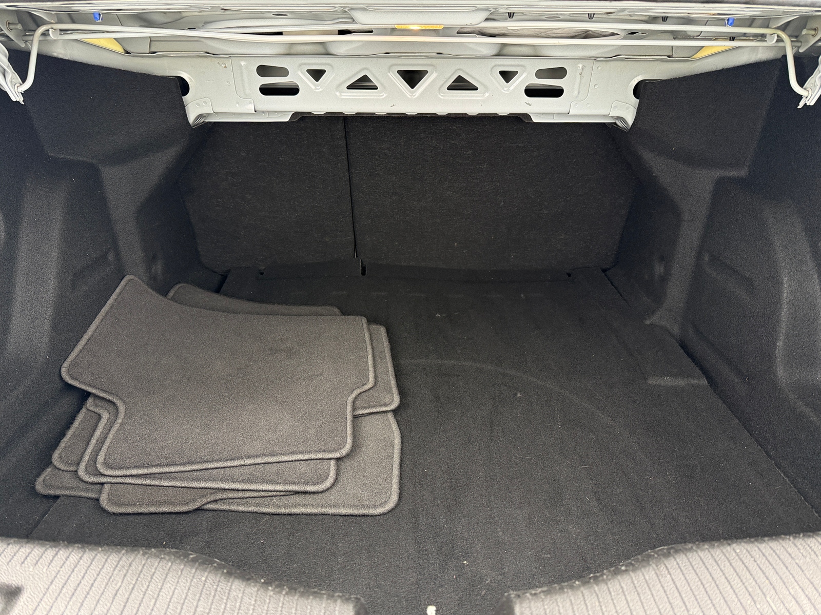 Thumbnail: 2018 Chevrolet Cruze - 7