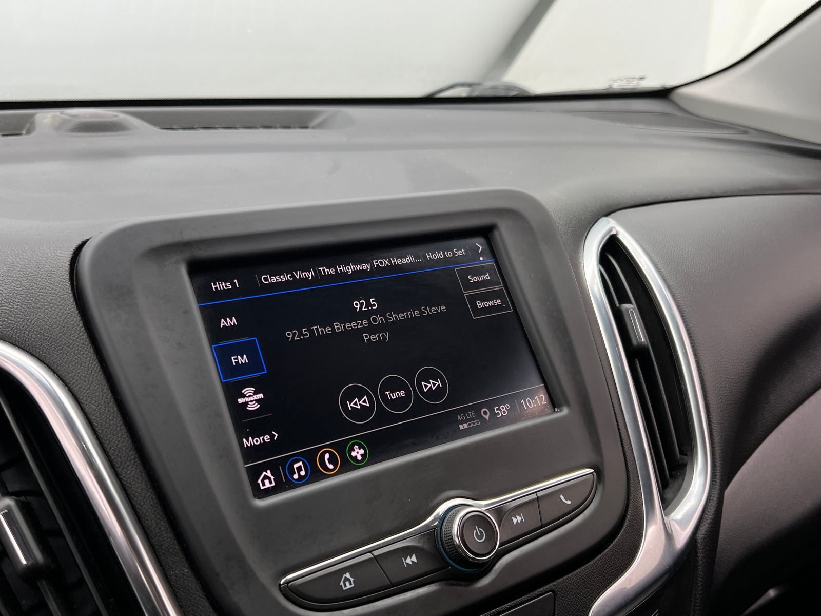 Thumbnail: 2022 Chevrolet Equinox - 4