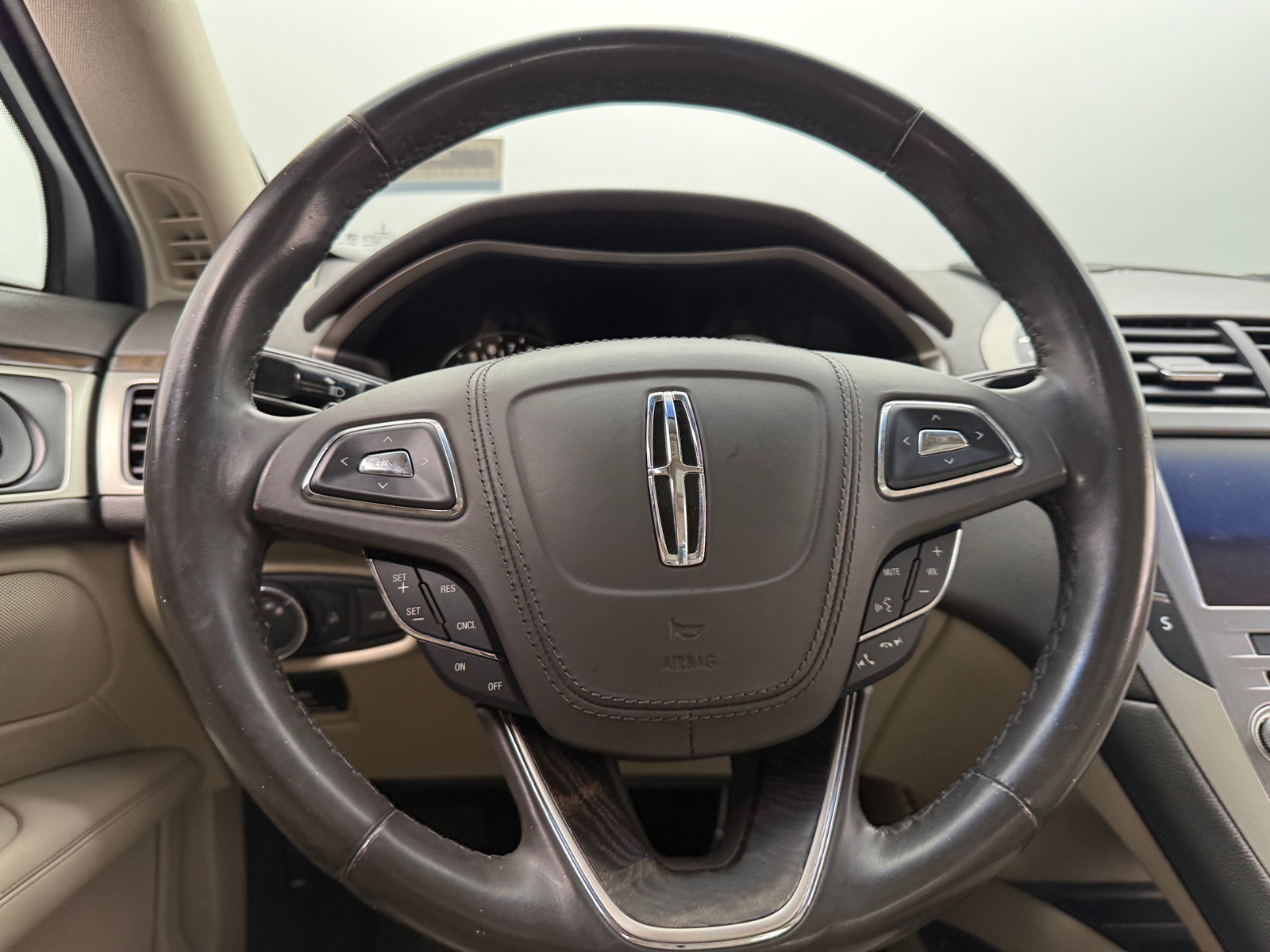 Thumbnail: 2017 Lincoln MKZ - 4