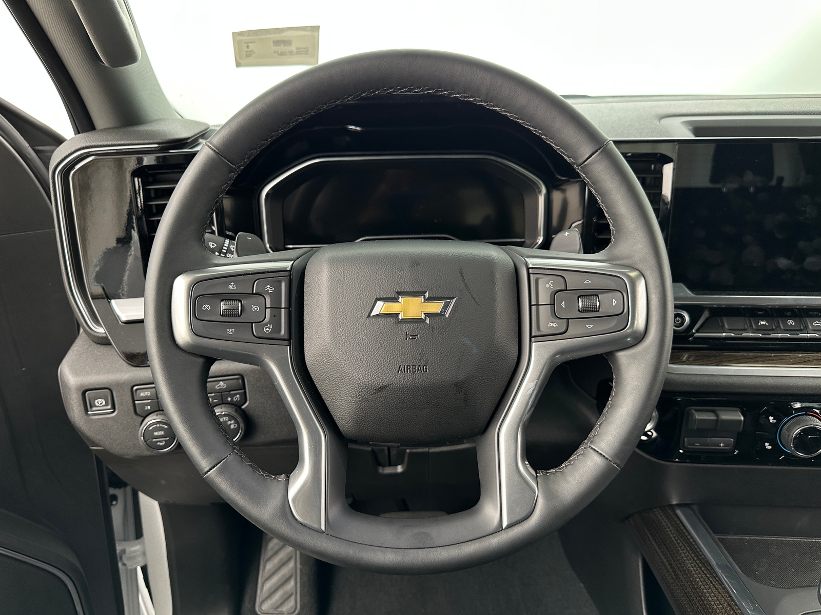 Thumbnail: 2025 Chevrolet Silverado 1500 - 5