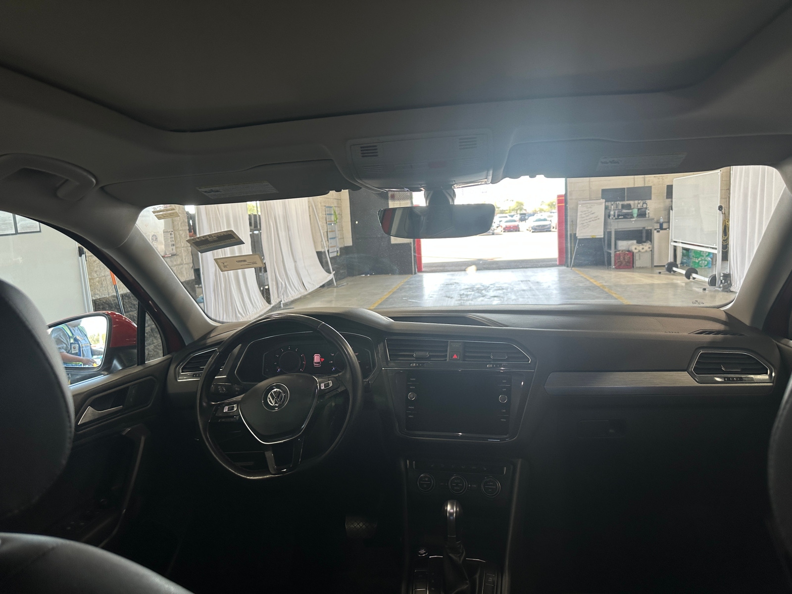 Thumbnail: 2019 Volkswagen Tiguan - 2