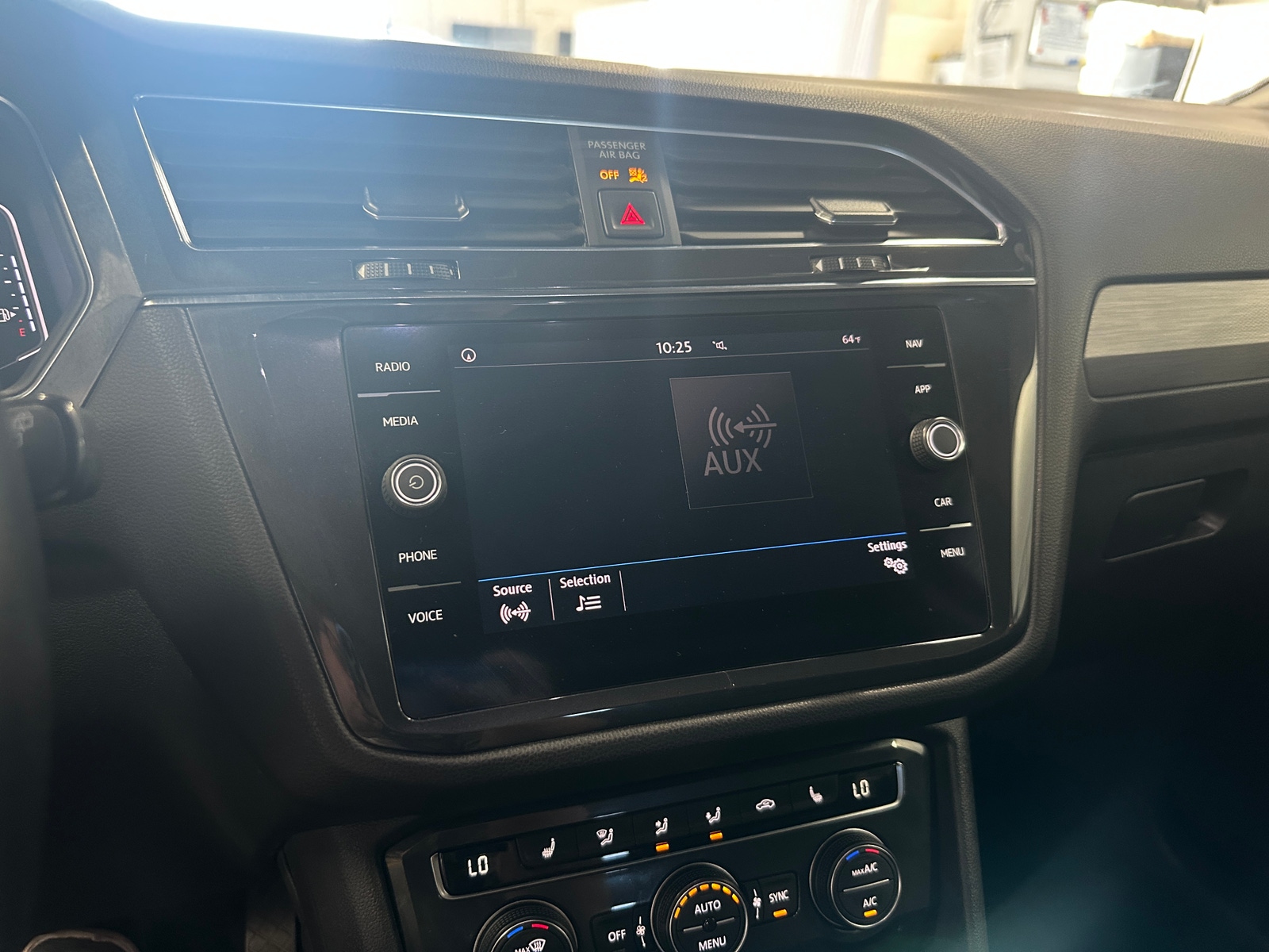 Thumbnail: 2019 Volkswagen Tiguan - 3