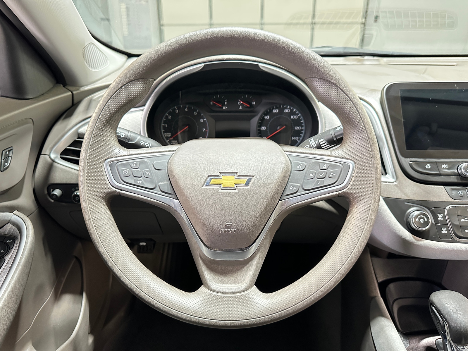 Thumbnail: 2022 Chevrolet Malibu - 5