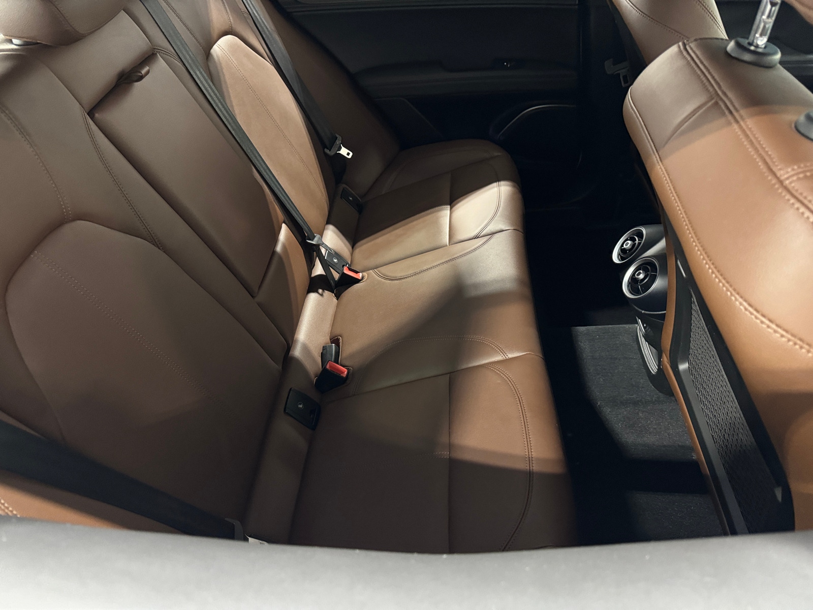 Thumbnail: 2022 Alfa Romeo Stelvio - 5