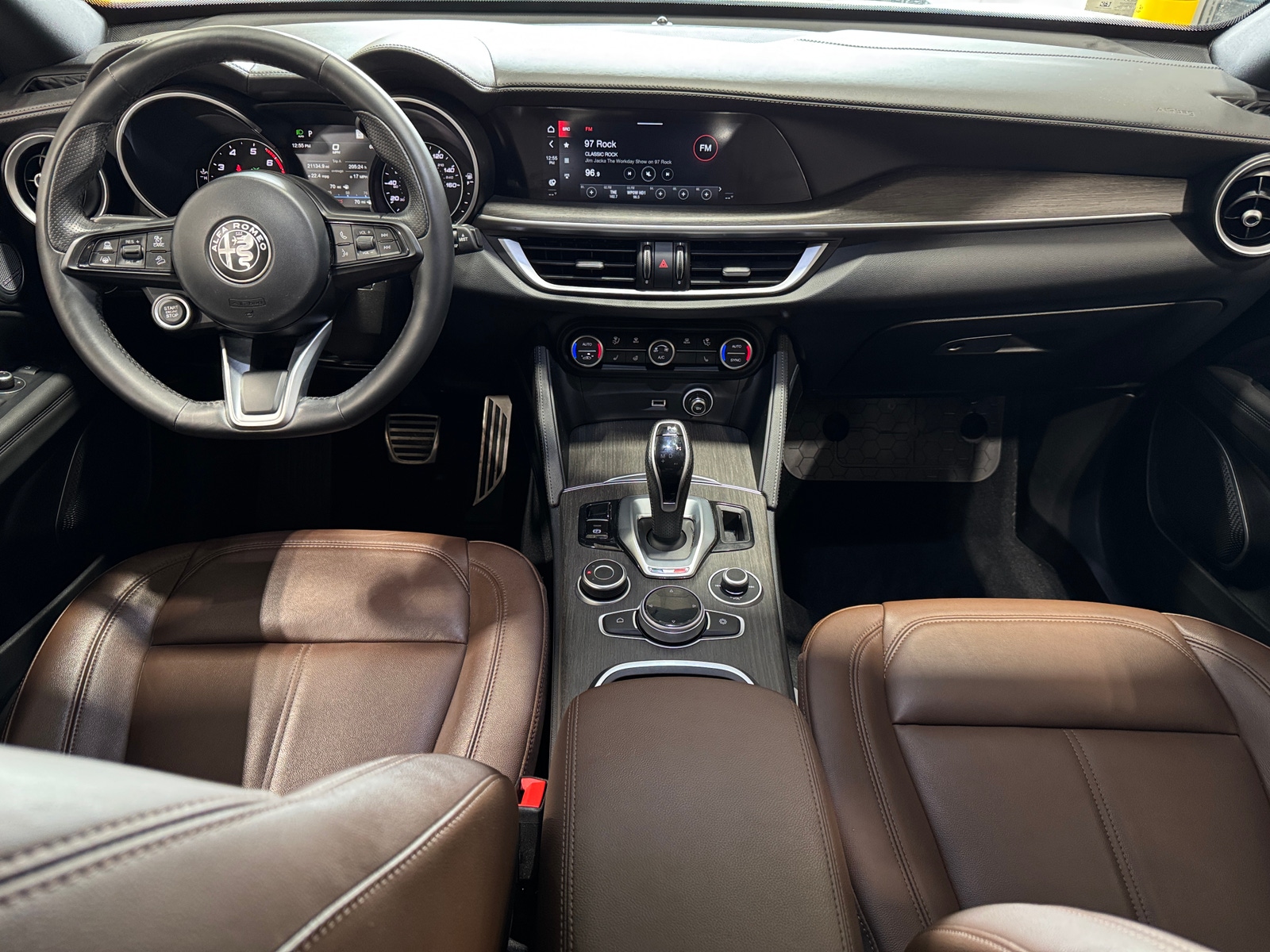 Thumbnail: 2022 Alfa Romeo Stelvio - 2