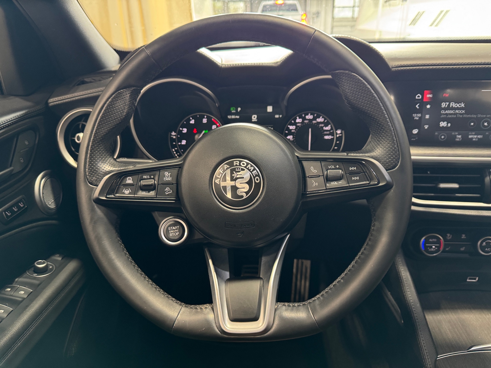 Thumbnail: 2022 Alfa Romeo Stelvio - 4