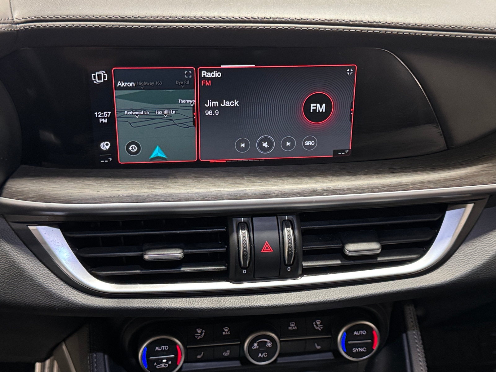 Thumbnail: 2022 Alfa Romeo Stelvio - 3