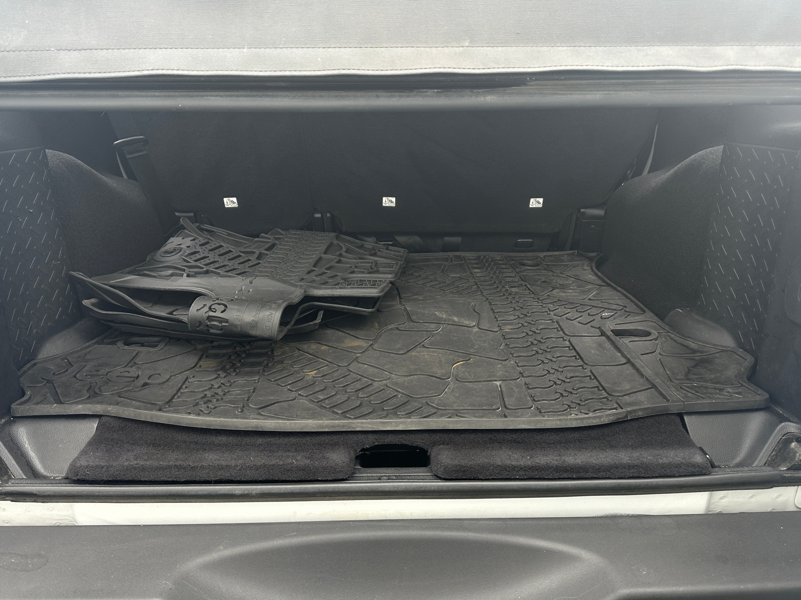 Thumbnail: 2015 Jeep Wrangler - 7