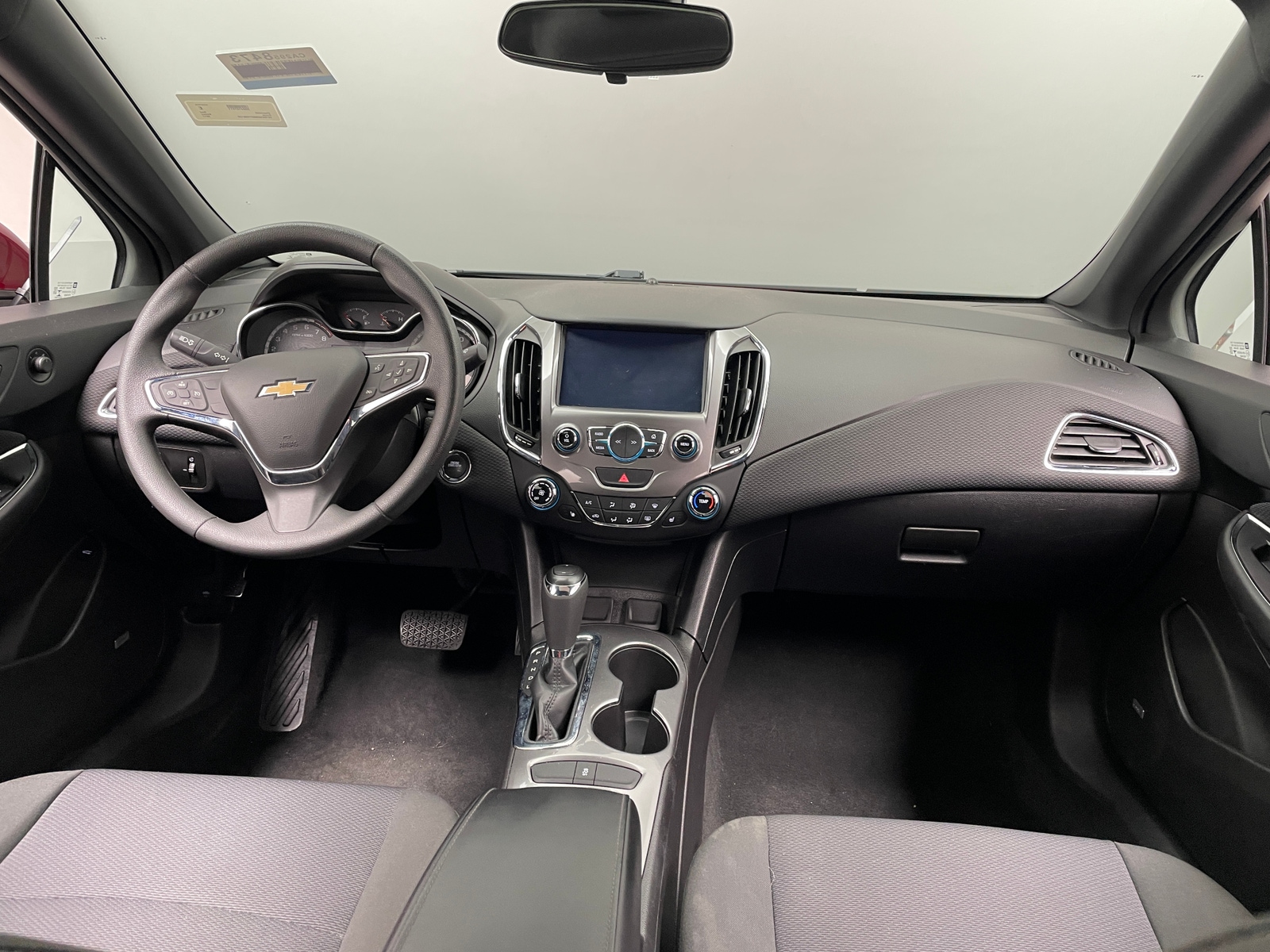 Thumbnail: 2017 Chevrolet Cruze - 3