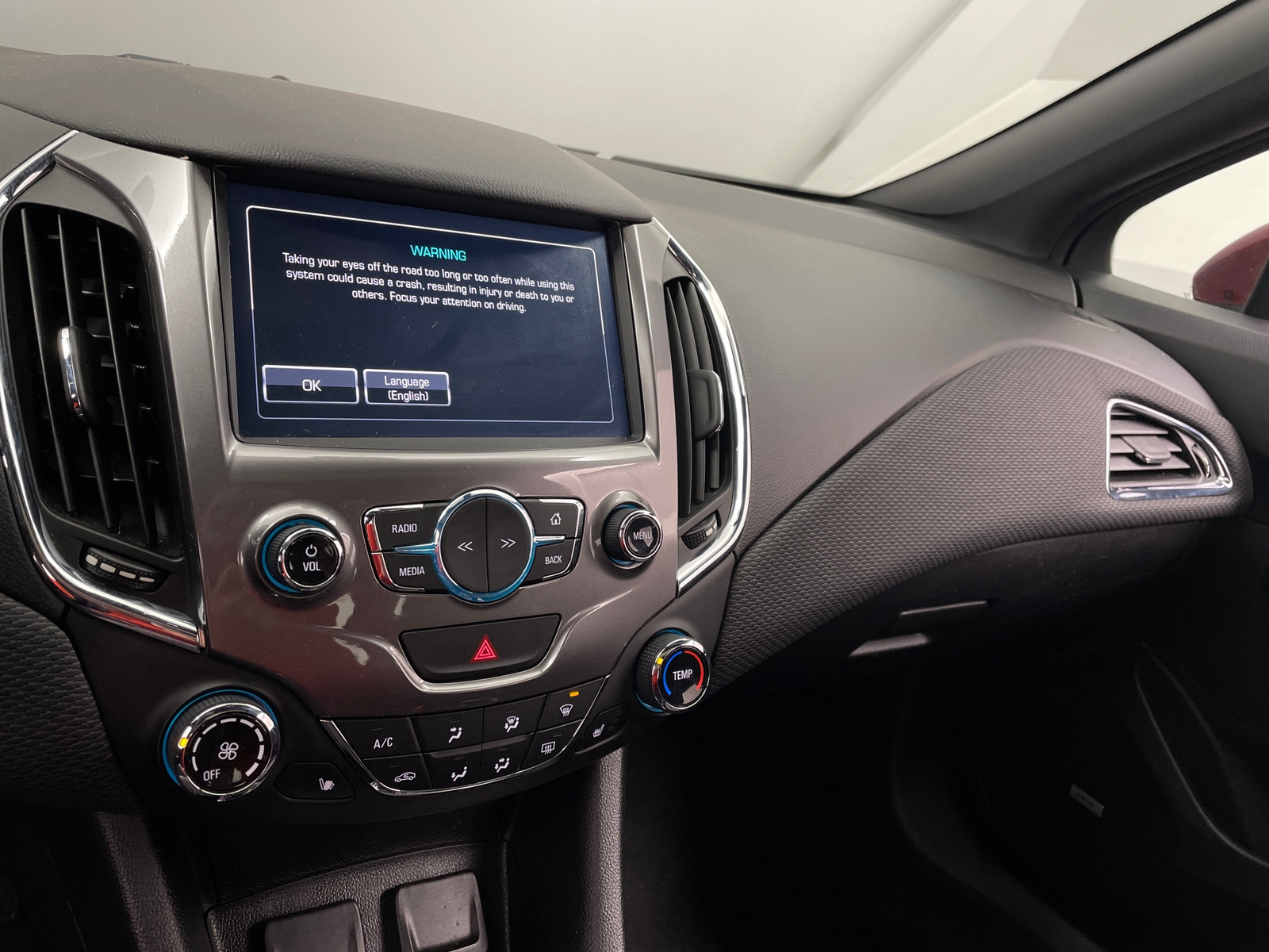 Thumbnail: 2017 Chevrolet Cruze - 4