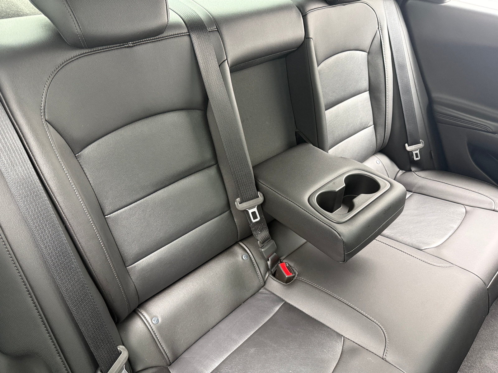 Thumbnail: 2017 Chevrolet Malibu - 5