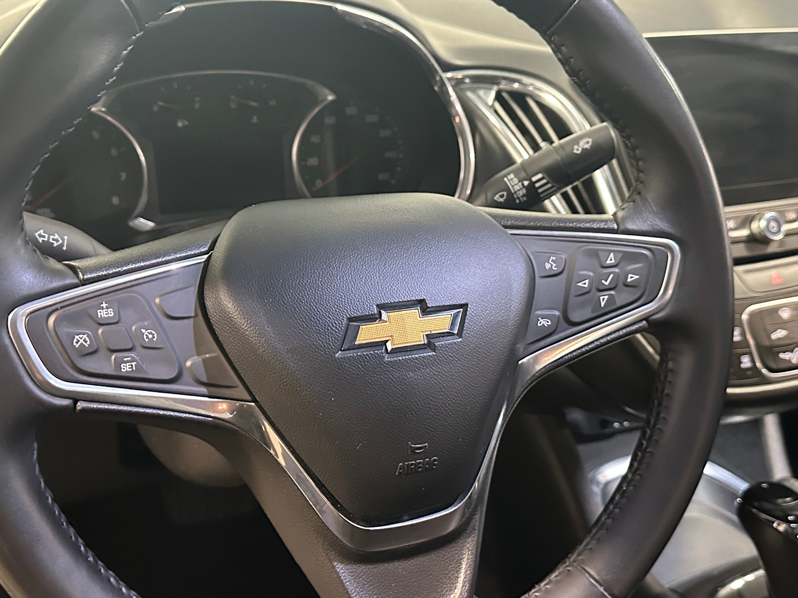 Thumbnail: 2017 Chevrolet Malibu - 4